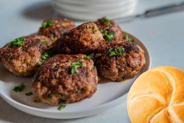 Ab heute Frikadellenbrötchen