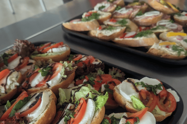 Bericht zur Lehrerverabschiedung – Ein kulinarisches Dankeschön